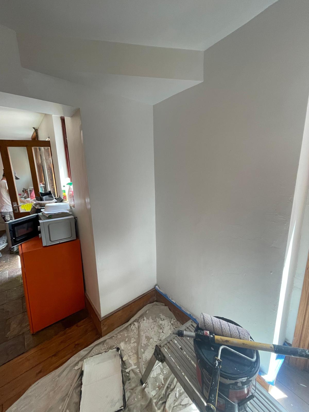 Interior painting including walls, ceilings and woodwork